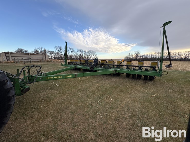 john-deere-7200-image-9