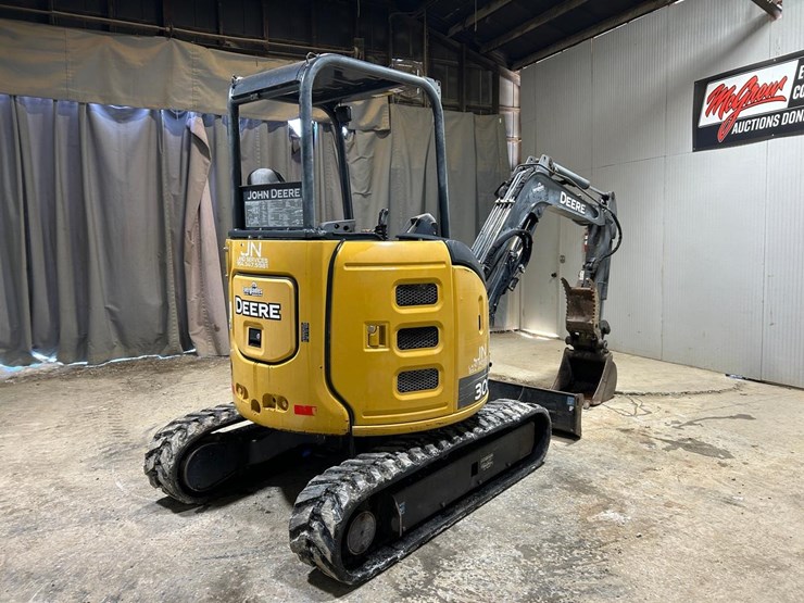 2017-deere-30g-image-4