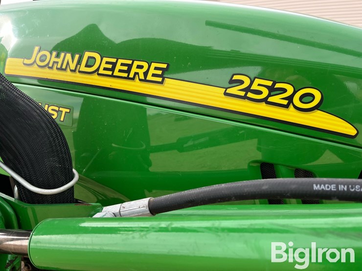 2012-john-deere-2520-image-14