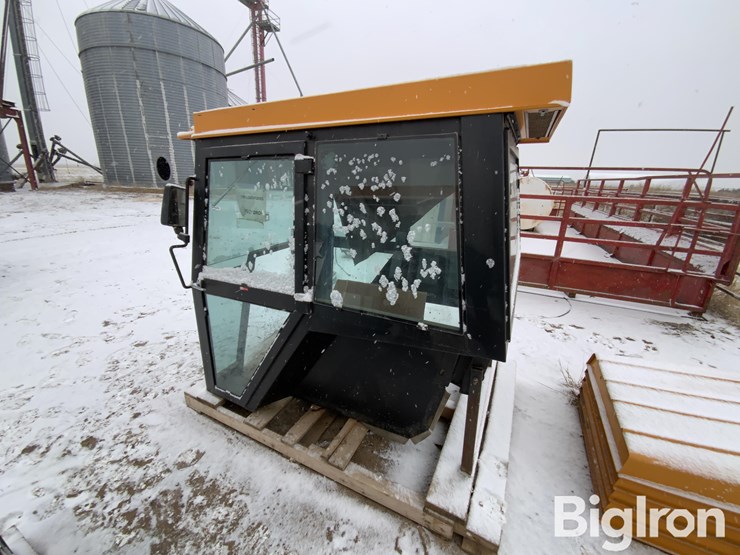 valmet-tractor-cab-&-hood-image-8