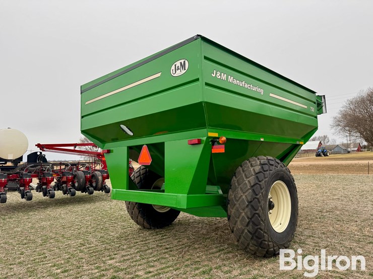 2011-j&m-750-image-5