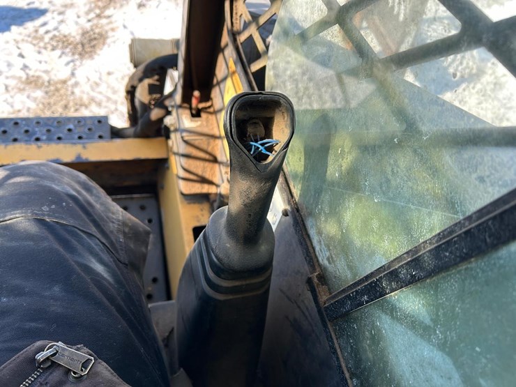 2016-volvo-mc70b-image-18