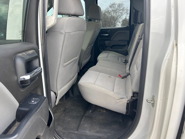 2018-chevrolet-3500-image-8