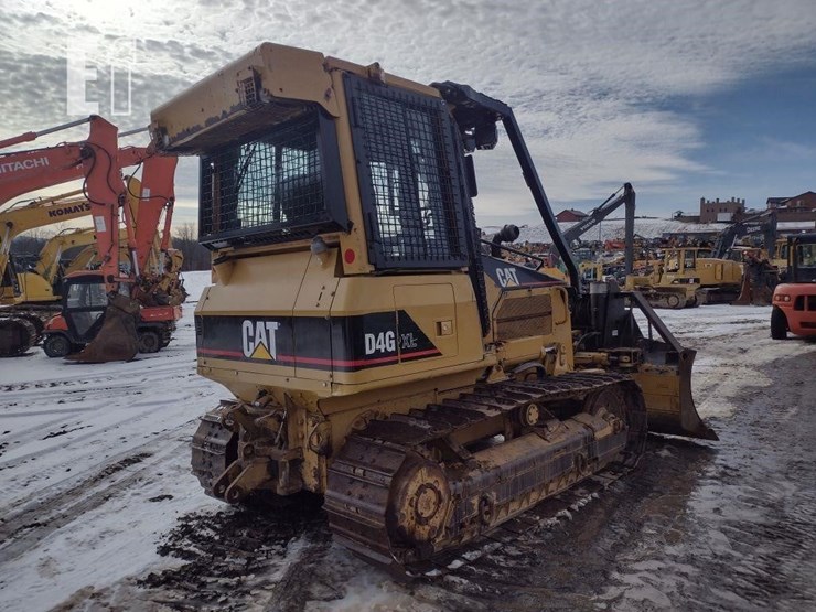 2005-caterpillar-d4g-xl-image-48