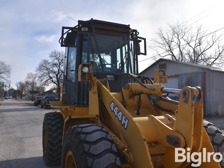 2003-john-deere-444h-image-9