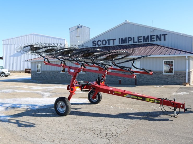 #4115-•-2023-h&s-3210-action-rake-hay-rake-image-1
