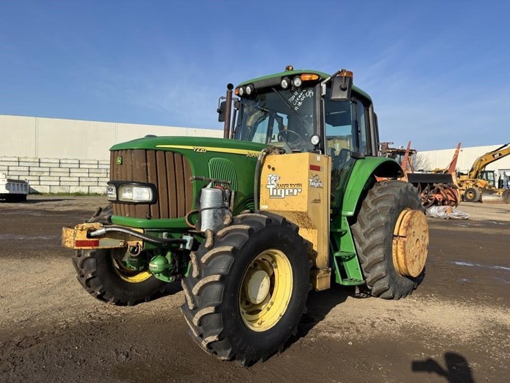 2005-john-deere-7220-image-1