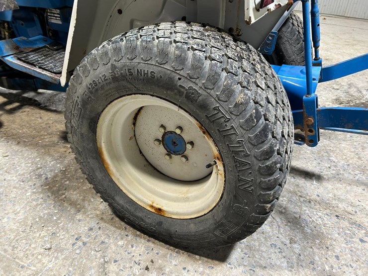 new-holland-1220-image-16