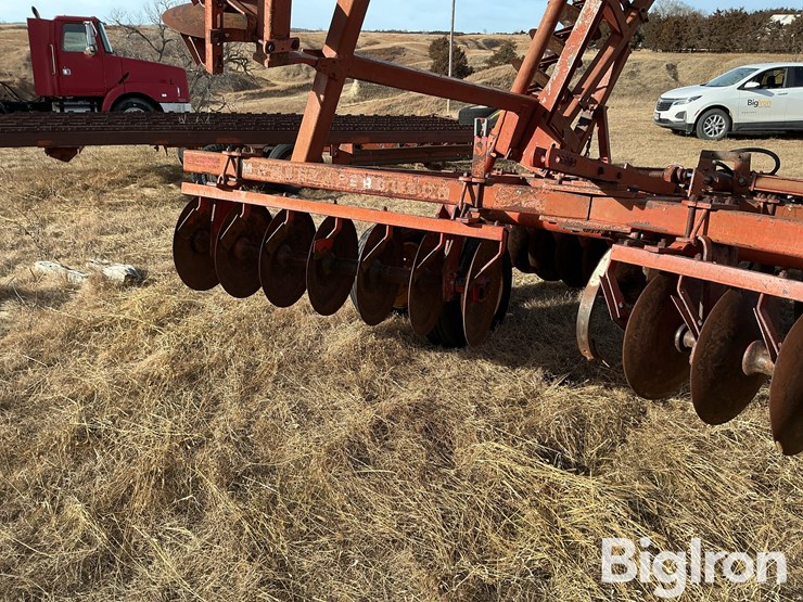 massey-ferguson-18-image-15