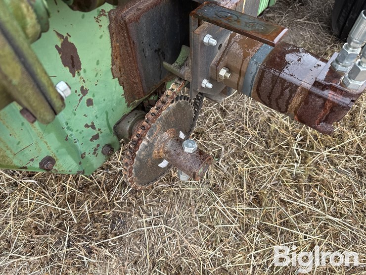 john-deere-220-image-10