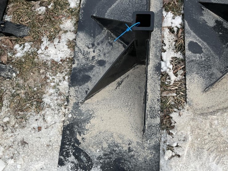 skid-steer-trailer-mover-hitch-attachment-image-1