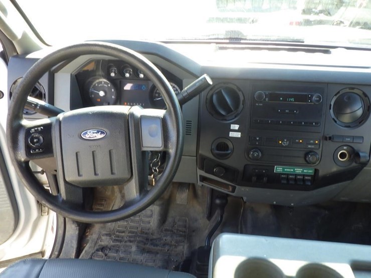 2012-ford-f550-image-9