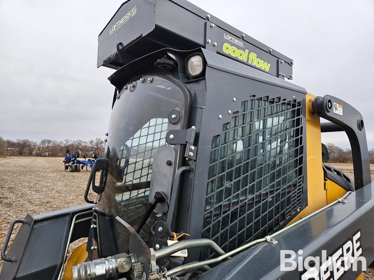 2012-deere-333d-image-11