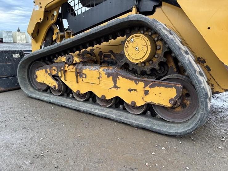 2021-caterpillar-259d3-image-16