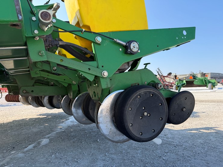 2005-john-deere-1760-image-11