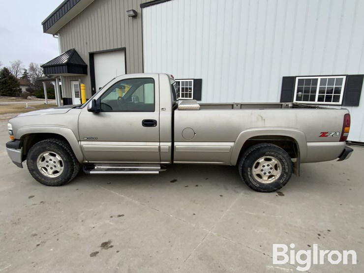 2002-chevrolet-silverado-1500-image-8