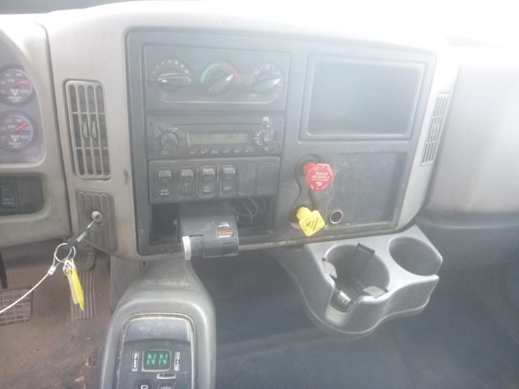 2012-international-durastar-4400-image-13