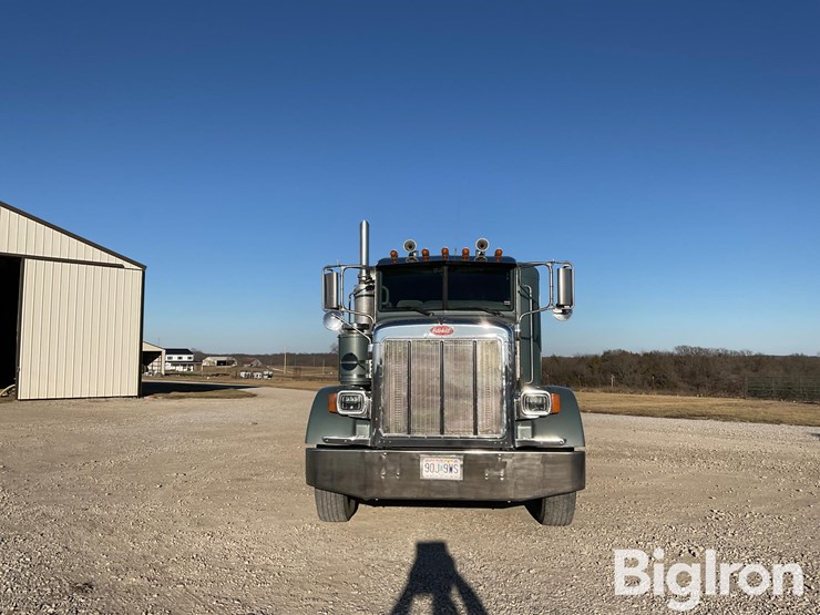 2006-peterbilt-378-image-2