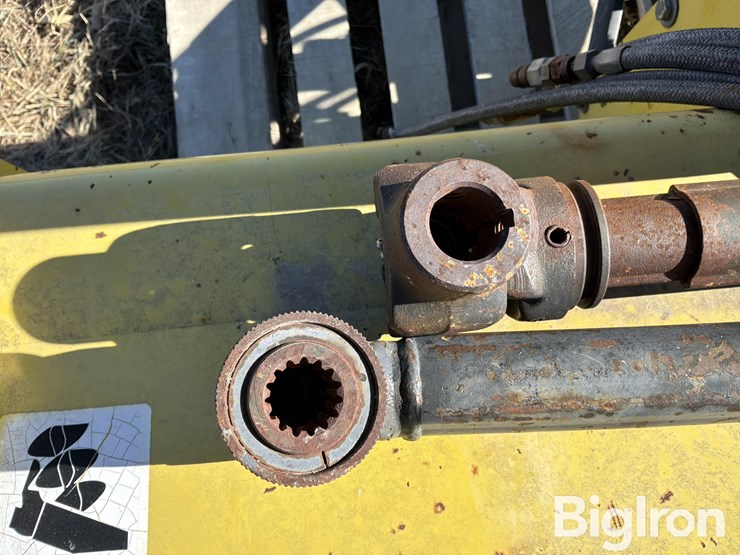 john-deere-snow-blower-compact/utility-tractor-attachment-image-17