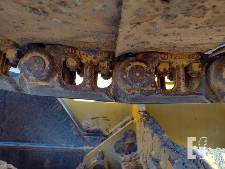 2021-deere-650k-lgp-image-30