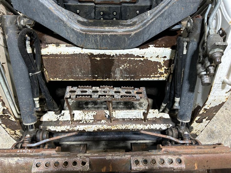 2016-bobcat-t450-image-10