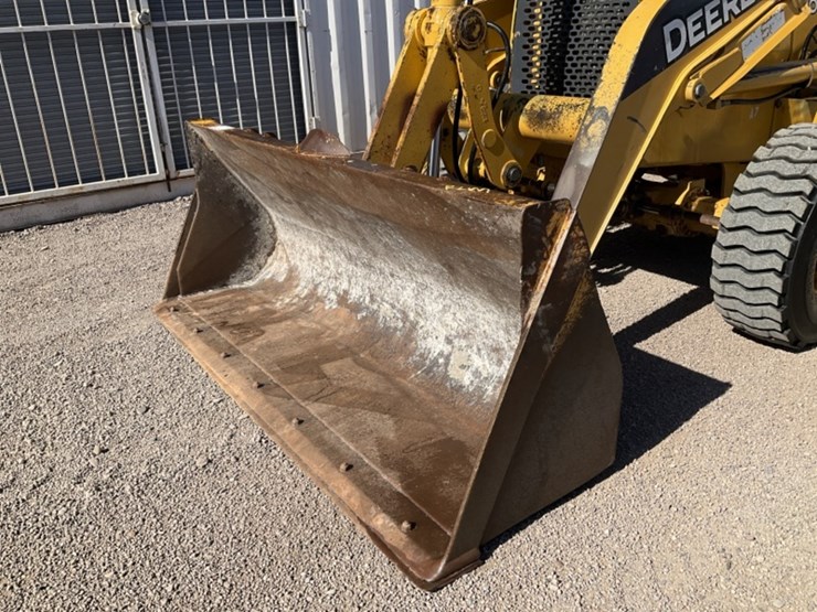 deere-210le-image-11