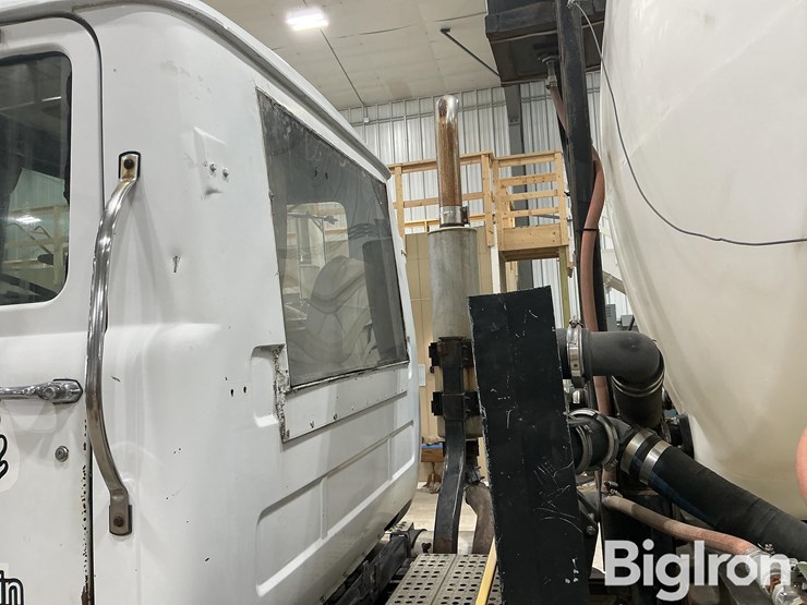 1985-mack-r688st-image-13