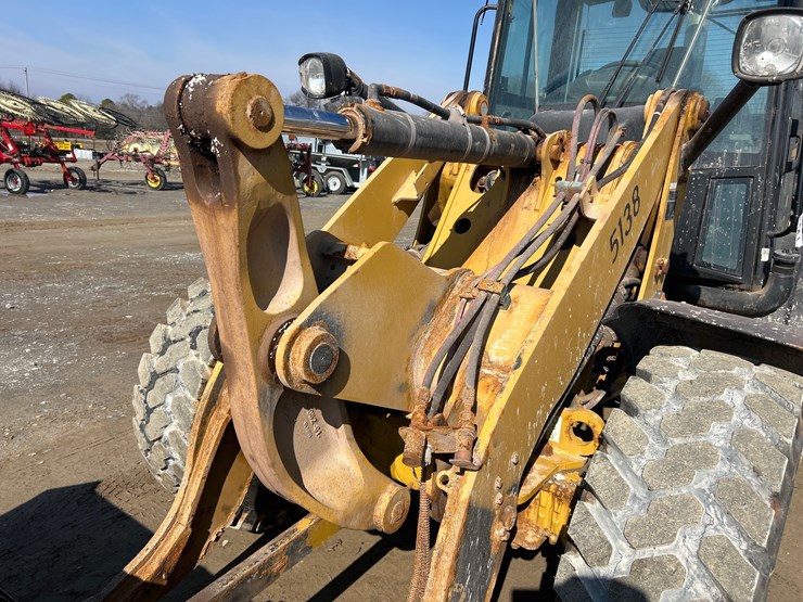 2021-caterpillar-906m-image-10