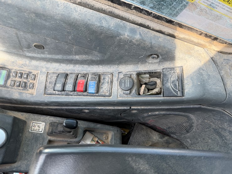 2019-case-cx57c-image-23