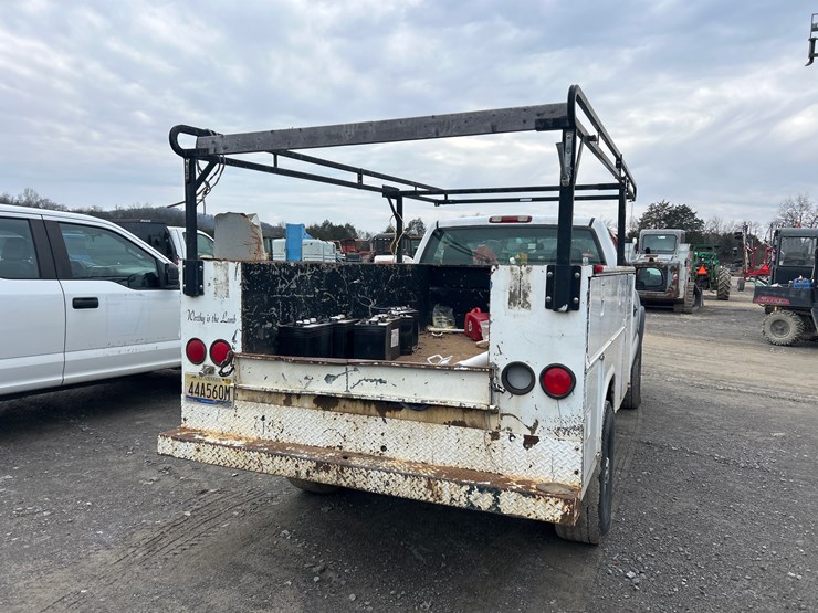 2004-chevrolet-2500-image-3