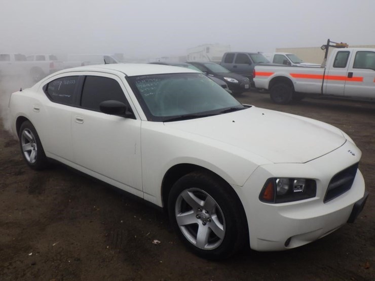 2007-dodge-charger-sedan-image-2