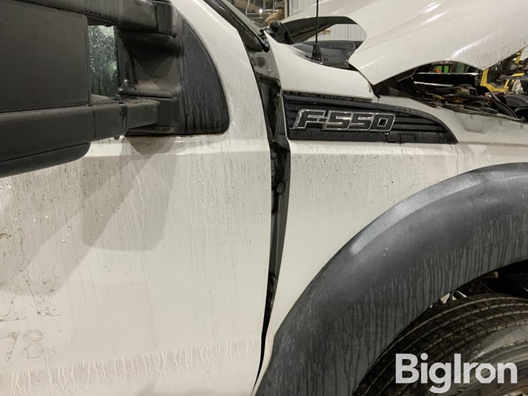 2014-ford-f550-image-13