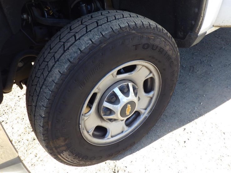 2018-chevrolet-2500hd-image-14