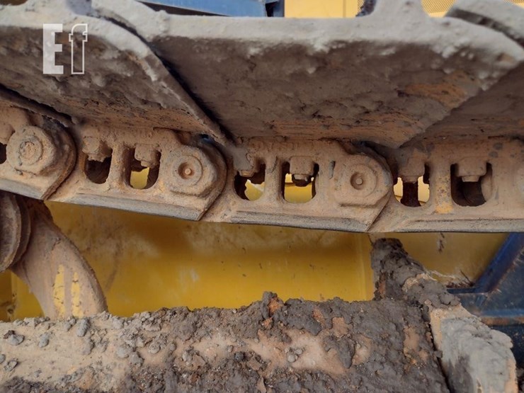 2021-deere-650k-lgp-image-40