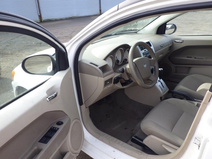 2009-dodge-caliber-image-5