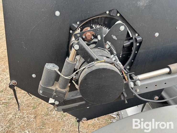 2011-agco-8200-image-12