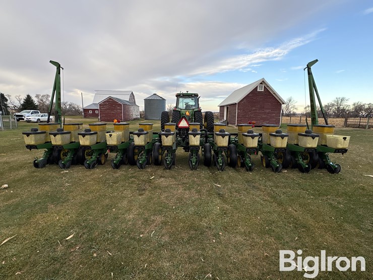 john-deere-7200-image-14