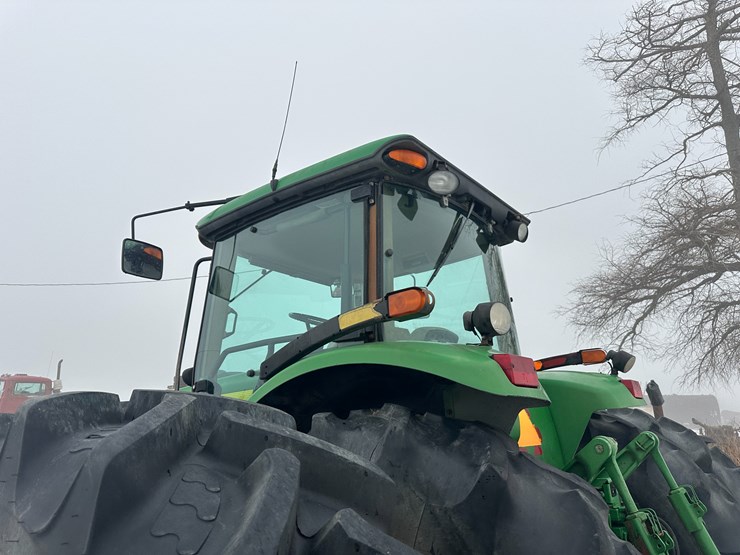 john-deere-8330-image-31