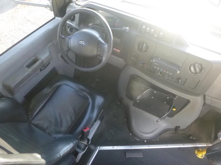 2014-ford-e450-image-8