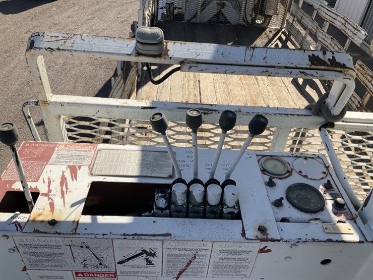 2002-sterling-lt9500-image-13