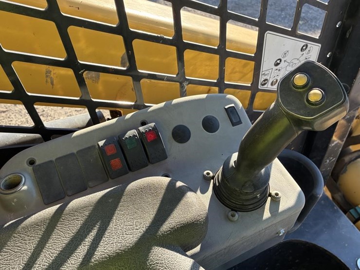 2018-yanmar-t210-image-16