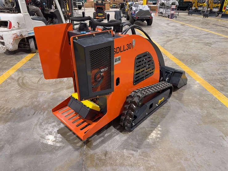 2025-sdlanch-sdll30-mini-skid-steer-image-5