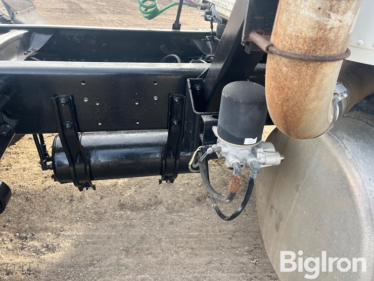 1995-freightliner-fld120-image-16