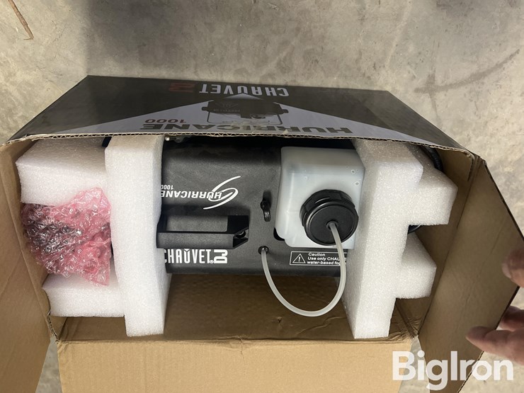 chaucet-hurricane-1000-fog-machine-unit-image-11