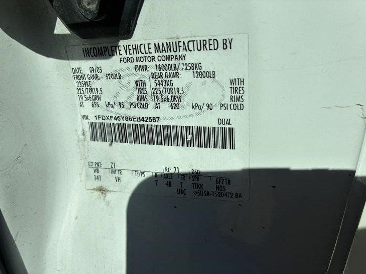 2006-ford-f450-image-14