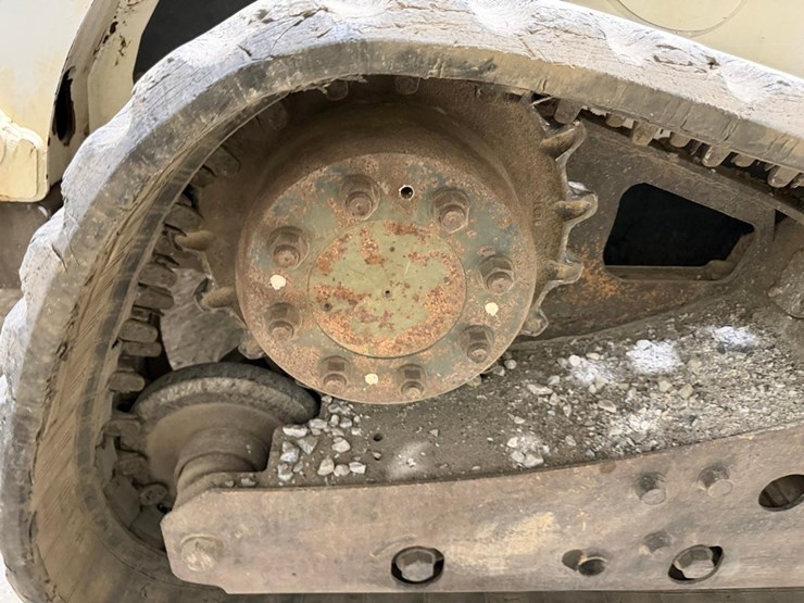 2016-bobcat-t870-image-46