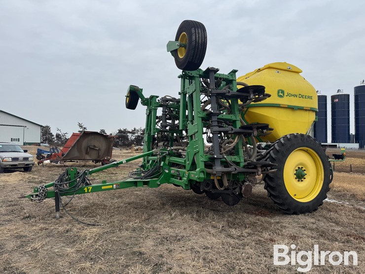 2016-john-deere-2510h-image-1