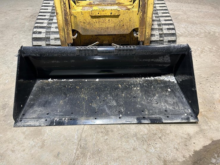 komatsu-ck30-skid-steer-loader-image-8