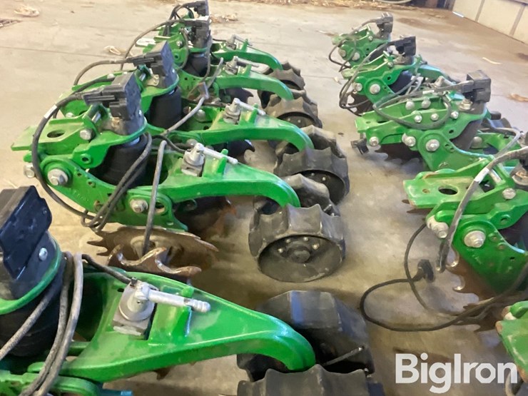 john-deere-1775-image-16