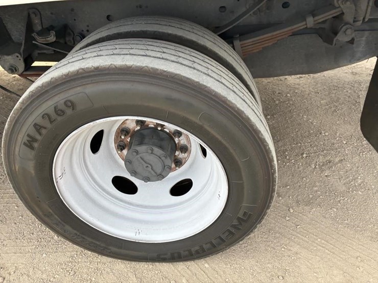 2017-ford-f550-xlt-image-9